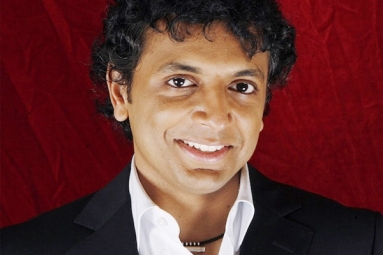 &lsquo;I Would Love to Come to Shoot in India&rsquo;: Indian Origin Director Shyamalan